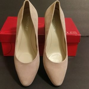 Aerosoles suede pumps